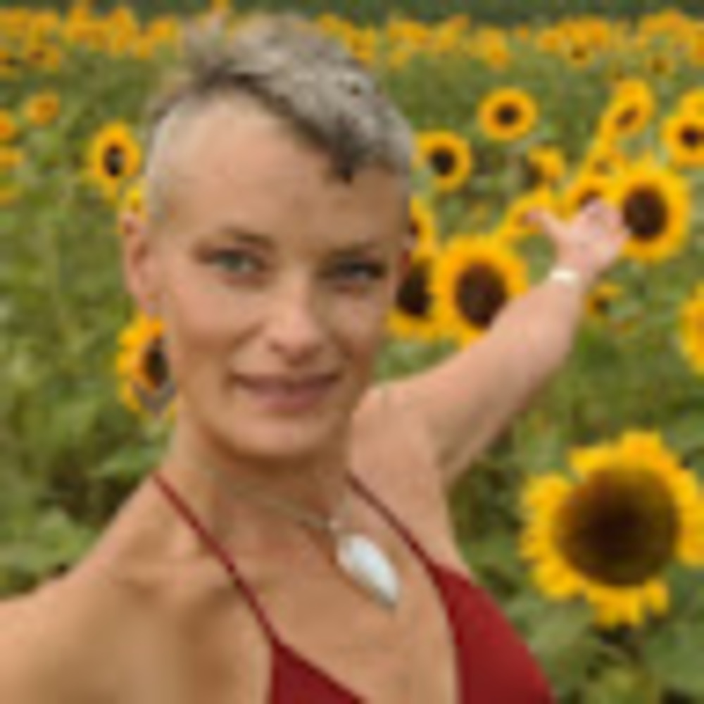 Meet your Posher, Lorie